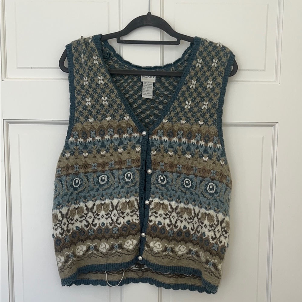 Vintage Fair Isle Knit Vest with Pearl Buttons - Multicolor